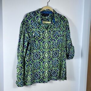 Jones New York Green and Blue kaleidoscope Design.  Button-Down Shirt EXC